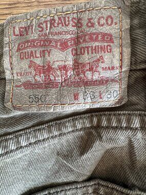 VINTAGE 2004-09 LEVI'S 550 OLIVE GREEN RED TAG JEANS SIZE 33 INSEAM 27